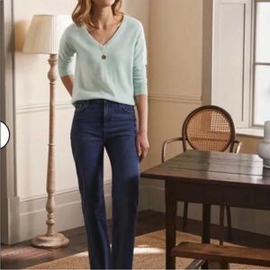 Boden Cashmere V-Neck Sweater